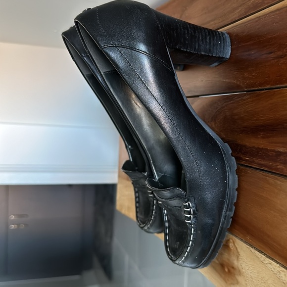 Ana black shoe w heal - Picture 2 of 3